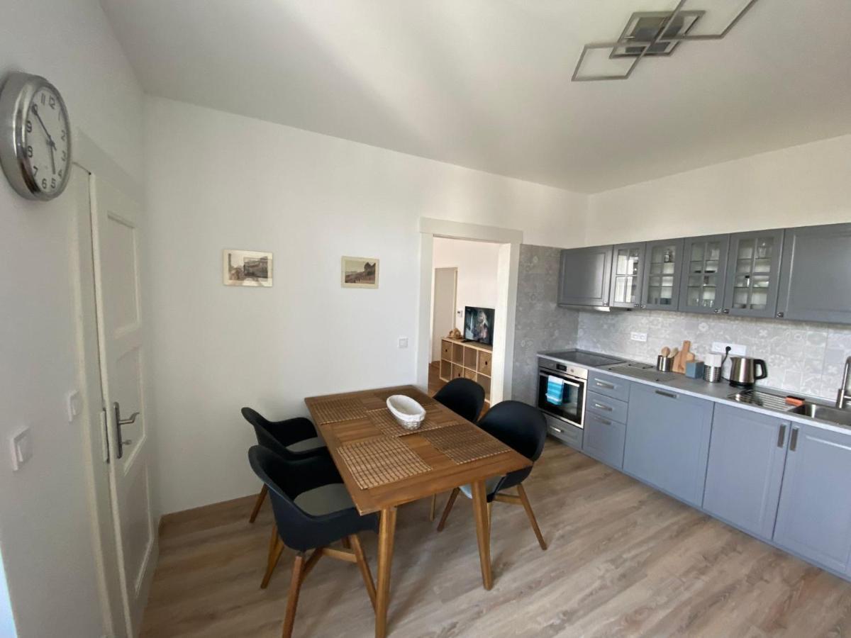 Apartman Xaveriova 프라하 외부 사진